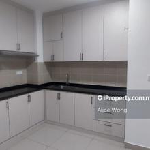 Brand new condo klang berkerly uptown kitchen cabinet,aircon,heater