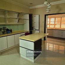 USJ 1 2.5 Storey Link House For Sale