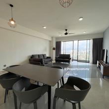 Walking Distance to MRT and Intermark complex 