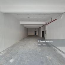 Limited 5sty newly refurbished and tip top condition shop with lift!