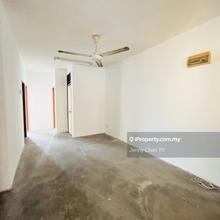 Below Market Price Apartment with Lift Bandar Kinrara Puchong For Sale