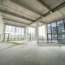 High ceiling Conner Retail or Shop for Sale