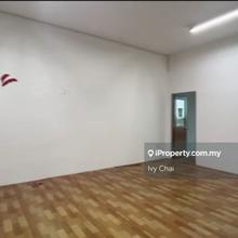 Taman Gaya , Storey Shop