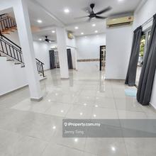 Freehold Corner terrace house 