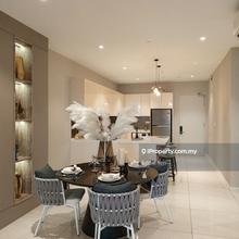 Luxury Condo Direct Connected To Mail & Monorail Station 