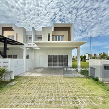 Big Land 2 Storey Terrace Casa Green, Cybersouth