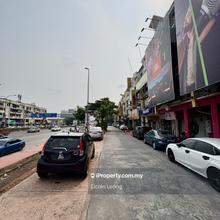 Batu Caves Freehold 3 Storey Shop Facing Main Road ROI 5%