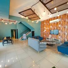 Strategic Location, 8 mins to Jonker street, Fully Renovated