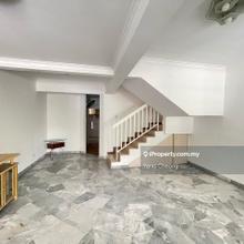 Menjalara 62b, 2 Sty, Renovated, Kitchen Extended, Facing Open