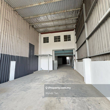 Mount Austin 1.5 Storey Terrace Factory For Rent