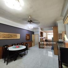 Nice High Floor Renovated Well Maintain unit Short walk Paradigm, Lrt3