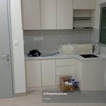 Kenwingston Platz 3 Bedrooms Partially Furnish Unit, Aircon