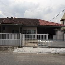 Spacious 1 Storey Terrace house for Rent
