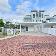 Corner Lot 3-sty Semi-D House