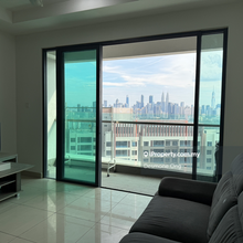 Newly paint unit, high floor, great condition & view 
