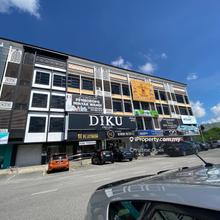 3 Storey Shoplot for Sale in Tunjung