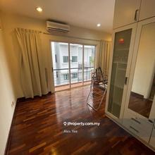 Corner unit situated at heart of jln ampang, surround by embassy, 2r