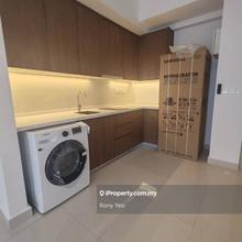 Quinn Residence Partial Furnished Fully Aircond 786sqft For Rent !!