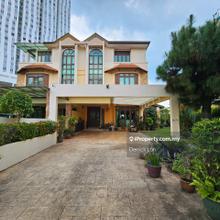 3 Storey Corner Semi D at Batu Ferringhi . Big Land, Must View!