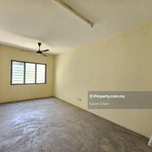 Flat Taman Pinggiran Putra Block F