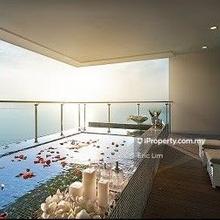 Gurney Luxury Condo, Free Partially furnish direct developer unit