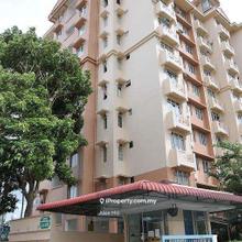 Below Market!! Azuria Condo, 689sf, Mid Floor, 3 Rooms, Tanjong Bungah