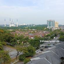 Beautiful Masjid Shah Alam view Condo