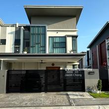 Well Kept 2storey Semi D with Fully Furnished & Renovated Hot Sale Now