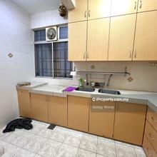 Sale Pandan Court Condo Partly Furnished with Renovation 3 Room 2 Bath