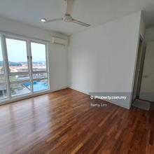 1250sqft spacious unit with kitchen cabinet