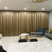 Middle floor move-in condition overlooking greenery