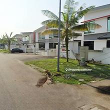 Guarded Semi D Factory, Gelang Patah