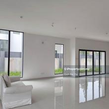 Brand New Double Storey Semi D @ Lake Garden for Sale