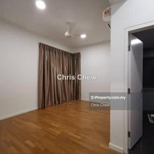 Peaceful  Living with access to Walking distance LRT Station and mall