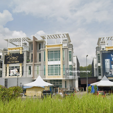 3-Storey Semi-D Factory easy logistics to Klang at Rm2.18 mil 