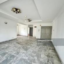 Corner Air Cond Kitchen Cabinet Wardrobe Well Kept Near LRT High ROI