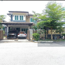 Corner lot, Private pool, Lanscaped garden