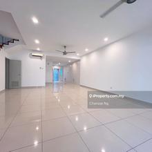 2.5 Storey Superlink with Good Condition