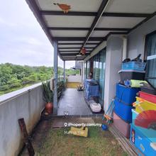 Private Garden unit with 3 car park