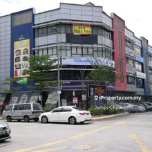 4.2% ROI Corner 4 Storey Shoplot