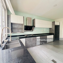 3.5 storey bungalow with lift