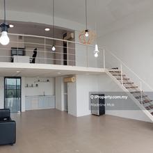 Renovated duplex Soho with airconds, kit cabinets, drapes. Open view