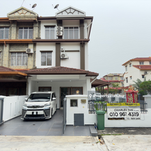 Endlot 2.5 sty house for sale! Good condition 