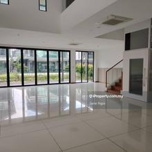 Senibong Grandeur 3 storey Bungalow