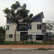 Semi-D ss5c Kelana Jaya, Corner Lot With Huge Land