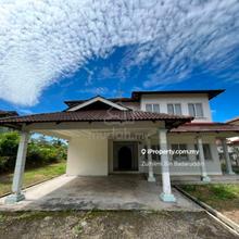 Tanah Luas. Rumah Besar. Berhampiran Kemudahan Awam