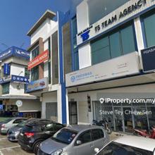 Three storey shoplot End lot Unblock View for sale