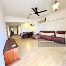Spacious unit with 2 carpark and nice unblocking view