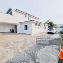 Renovated Pu10 Double Storey Extended Big End Lot, Puchong Utama