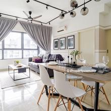 Dont miss this! Great investment or own stay project